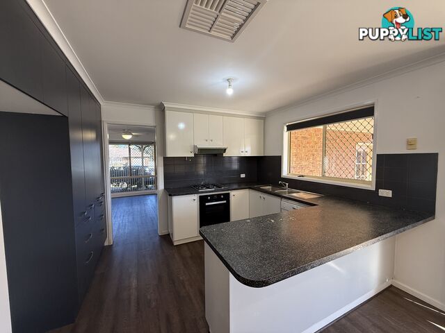 8 Mitta Grove LAVINGTON NSW 2641