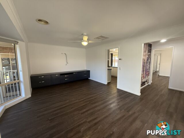 8 Mitta Grove LAVINGTON NSW 2641