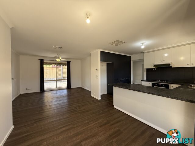 8 Mitta Grove LAVINGTON NSW 2641