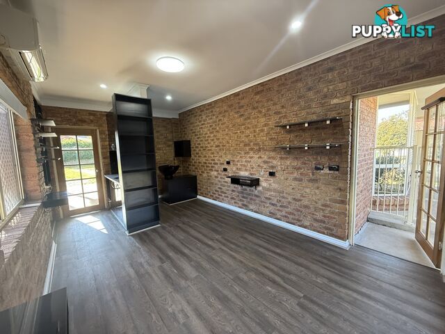 8 Mitta Grove LAVINGTON NSW 2641