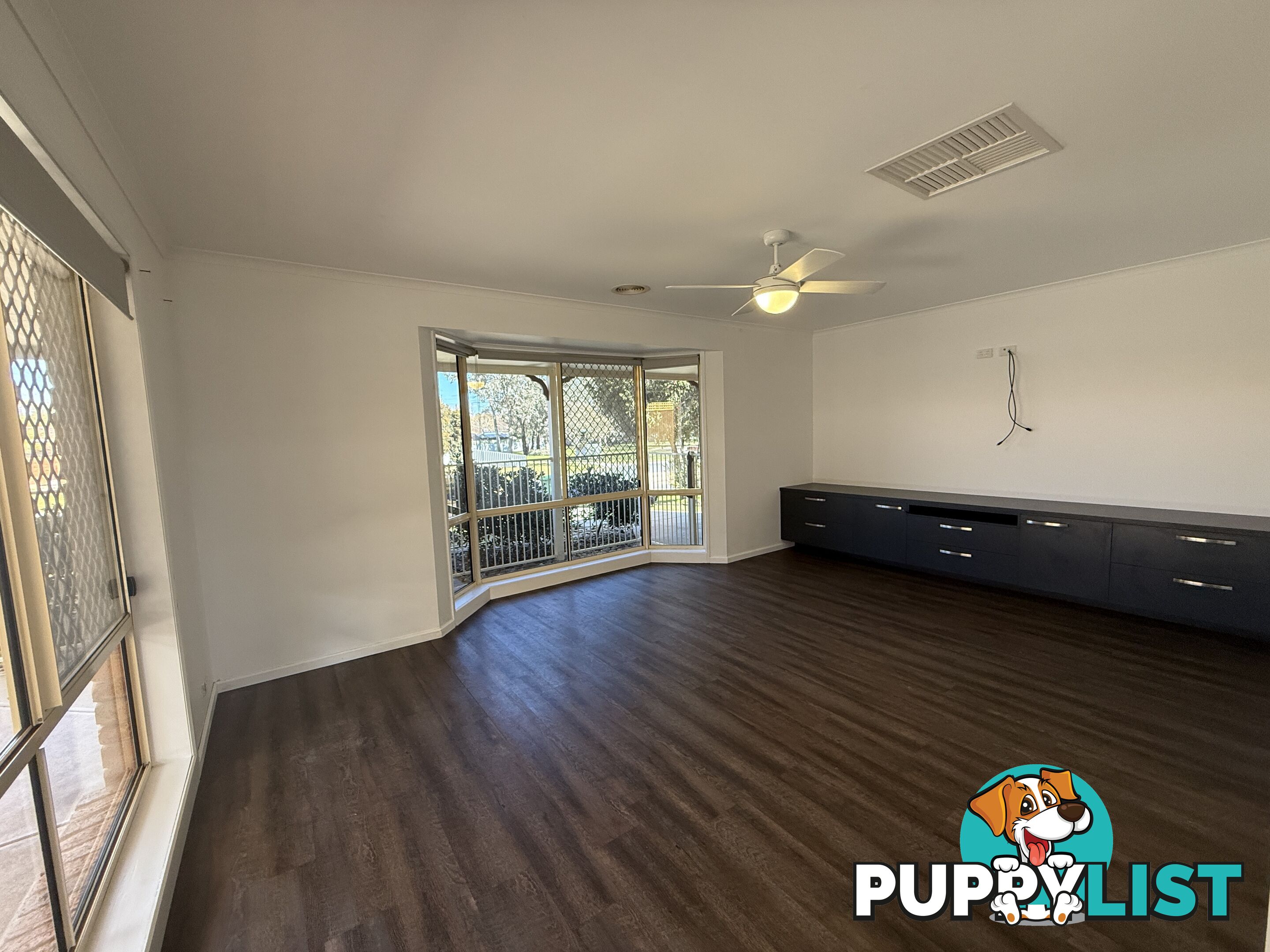 8 Mitta Grove LAVINGTON NSW 2641