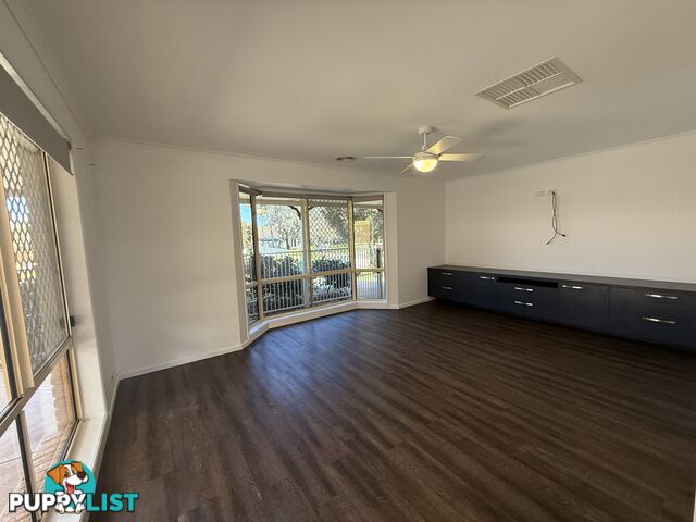 8 Mitta Grove LAVINGTON NSW 2641