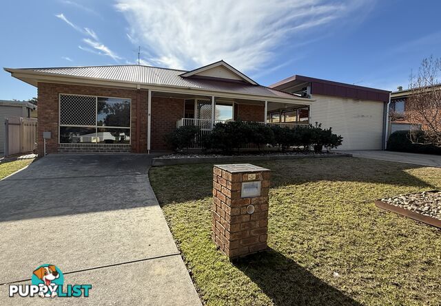 8 Mitta Grove LAVINGTON NSW 2641