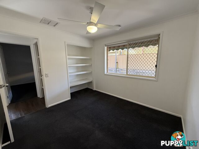 8 Mitta Grove LAVINGTON NSW 2641