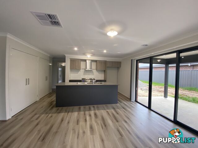 21 Lankester Court THURGOONA NSW 2640
