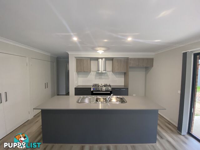 21 Lankester Court THURGOONA NSW 2640