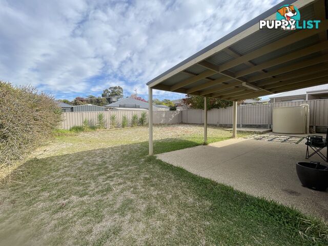 11 Lawson Circuit LAVINGTON NSW 2641