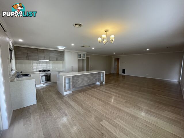11 Lawson Circuit LAVINGTON NSW 2641