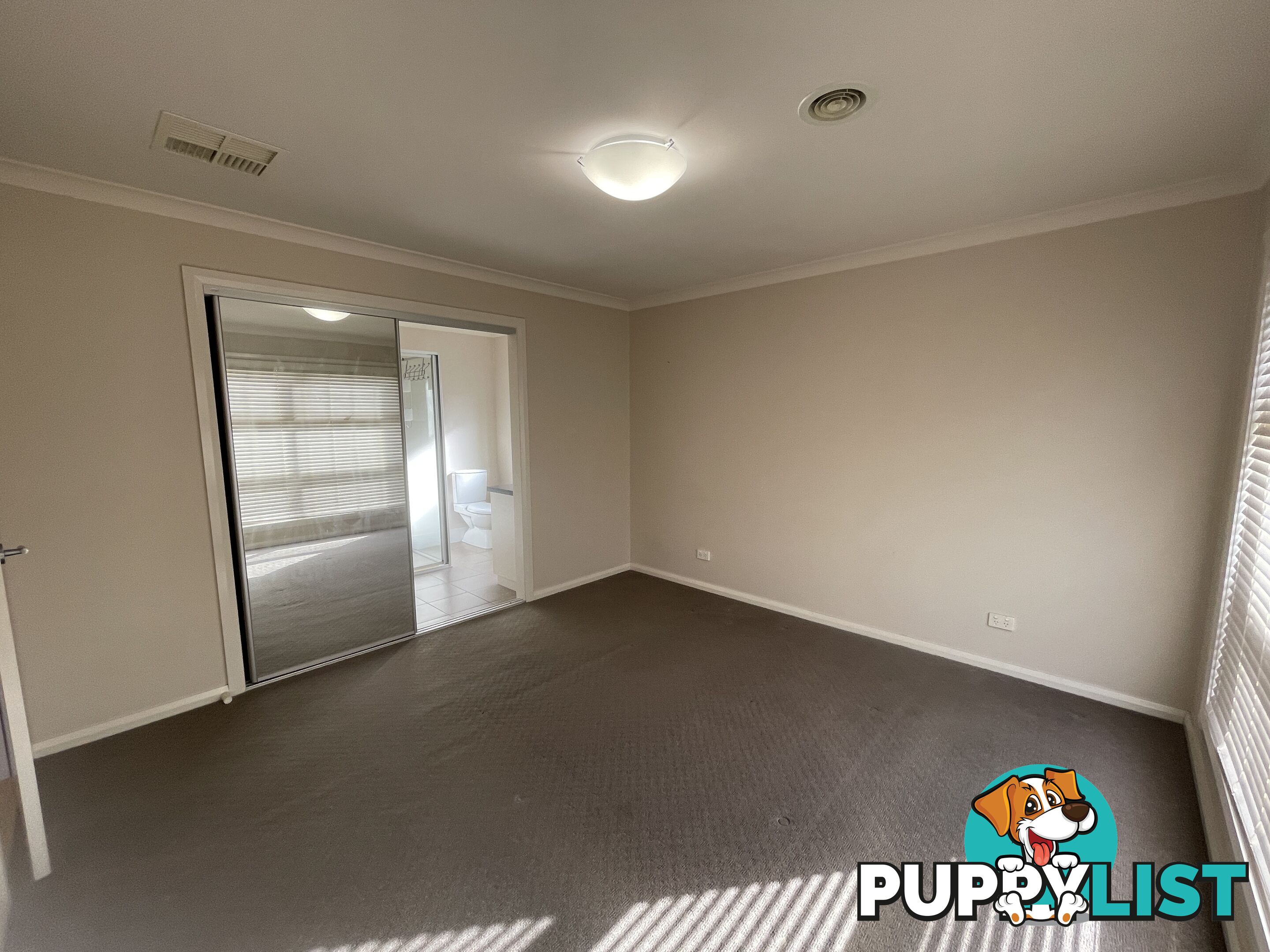 11 Lawson Circuit LAVINGTON NSW 2641