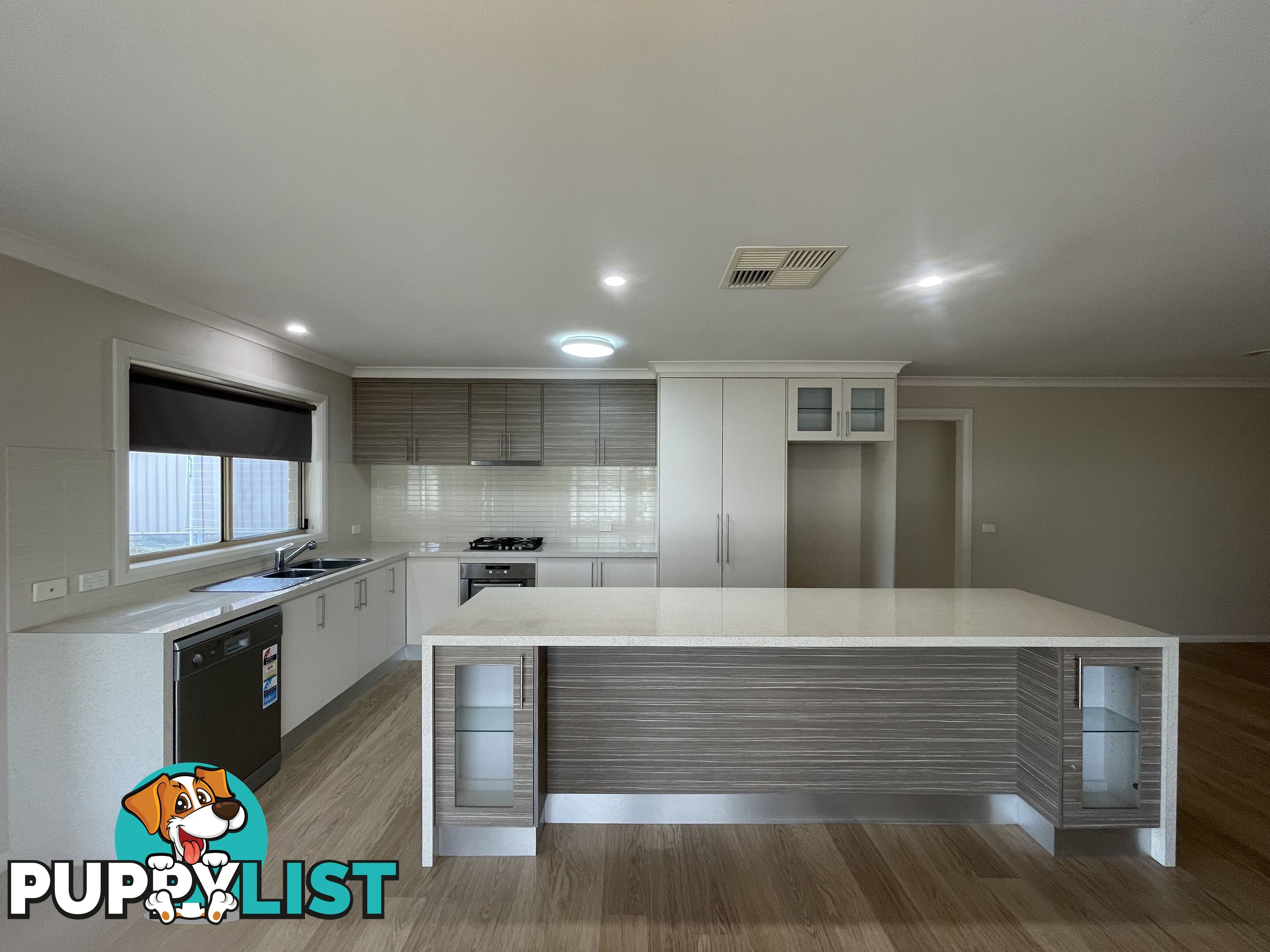 11 Lawson Circuit LAVINGTON NSW 2641