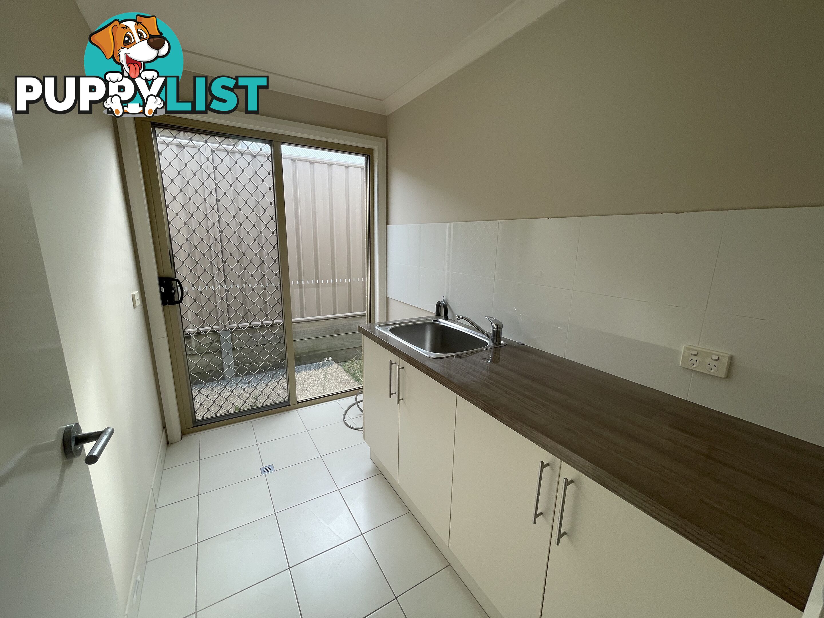 11 Lawson Circuit LAVINGTON NSW 2641