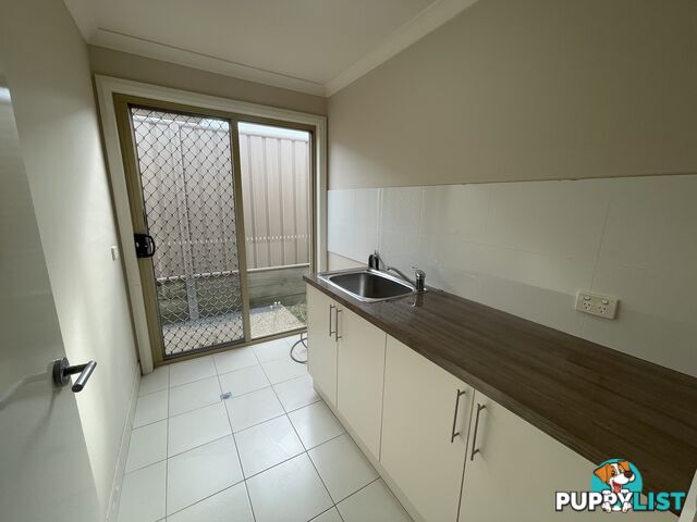 11 Lawson Circuit LAVINGTON NSW 2641
