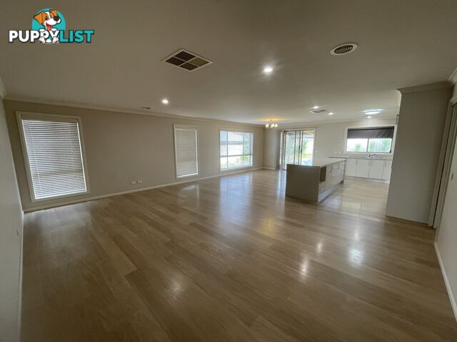 11 Lawson Circuit LAVINGTON NSW 2641