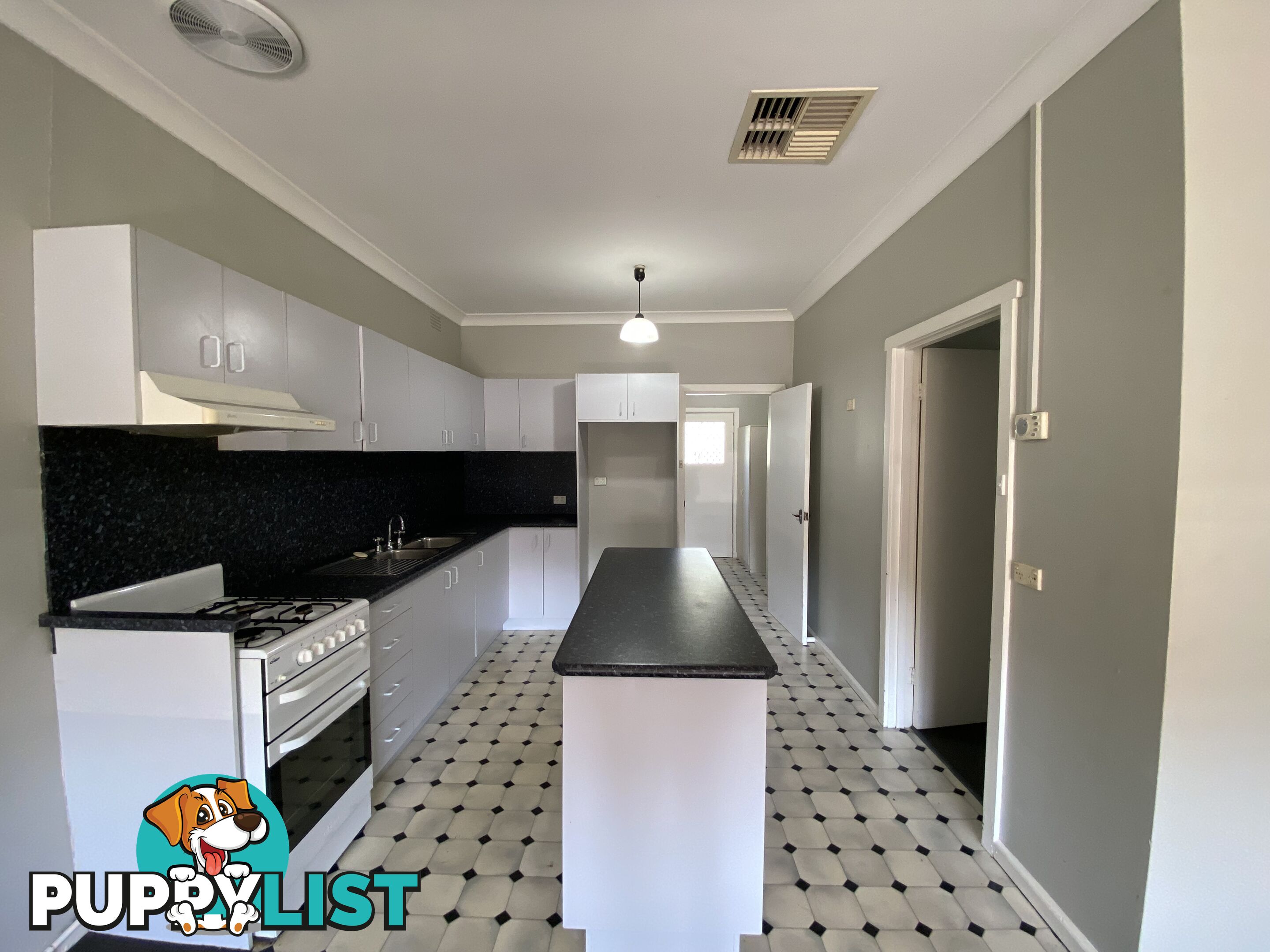 1 461 Douglas Road LAVINGTON NSW 2641