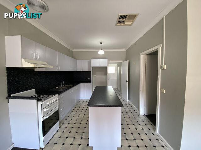 1 461 Douglas Road LAVINGTON NSW 2641