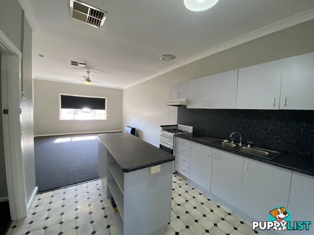 1 461 Douglas Road LAVINGTON NSW 2641