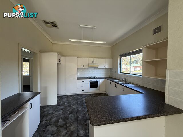 672 Centaur Road LAVINGTON NSW 2641