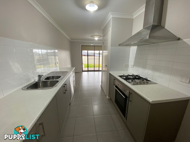 2 30 Hanrahan Street HAMILTON VALLEY NSW 2641