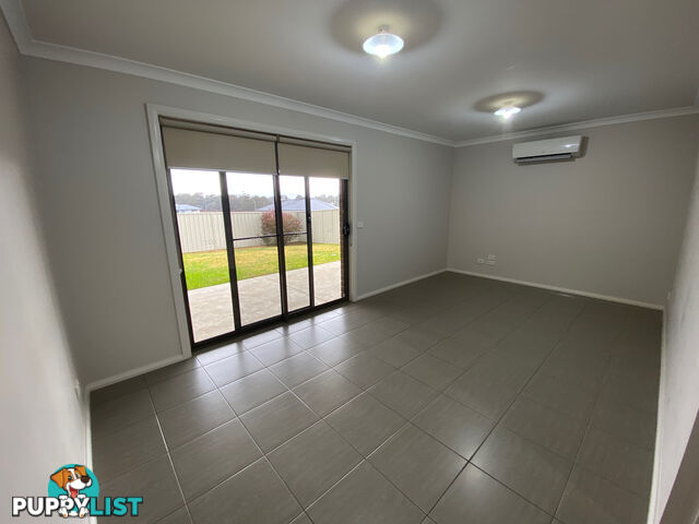 2 30 Hanrahan Street HAMILTON VALLEY NSW 2641