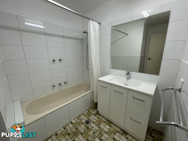 1 411E Ross Circuit LAVINGTON NSW 2641