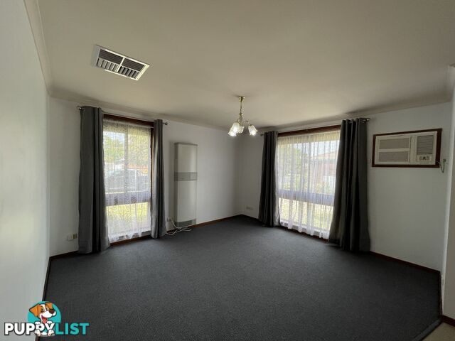 1 411E Ross Circuit LAVINGTON NSW 2641