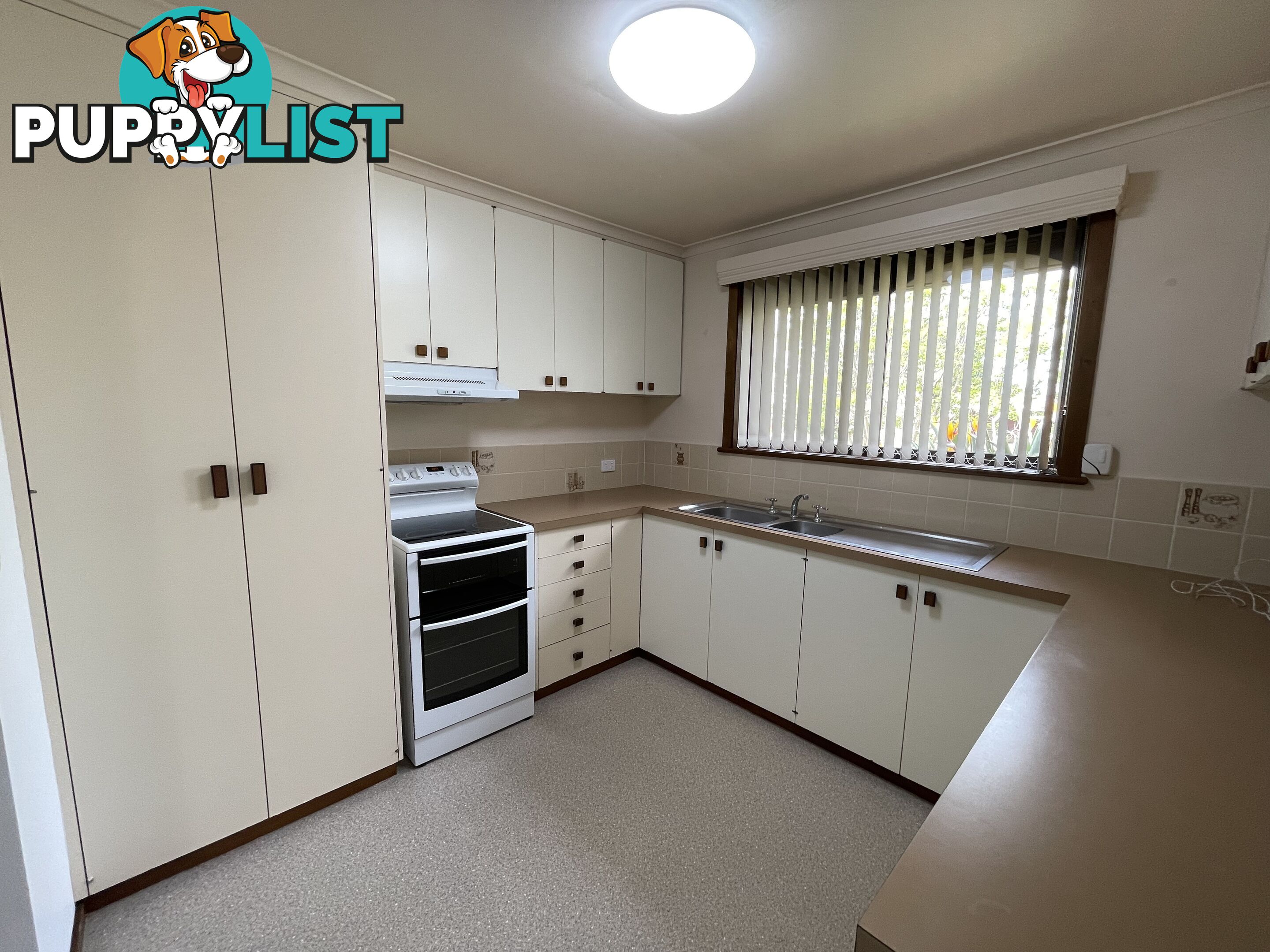 1 411E Ross Circuit LAVINGTON NSW 2641