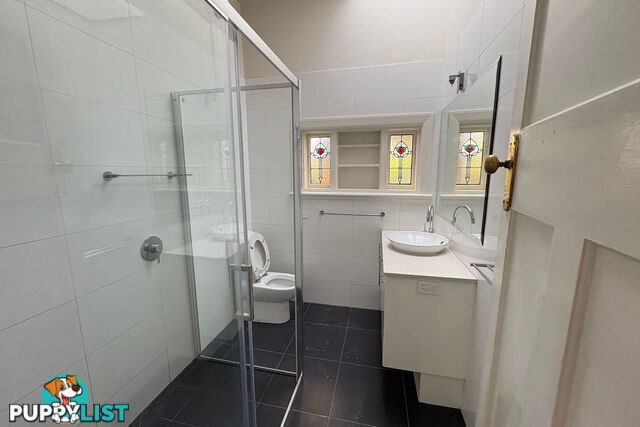 18 McLean Avenue Bentleigh VIC 3204