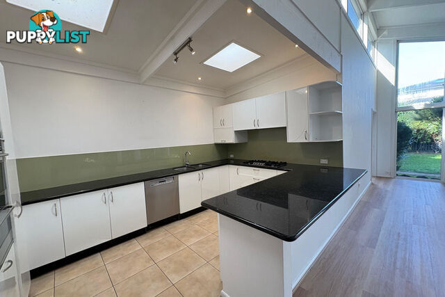 18 McLean Avenue Bentleigh VIC 3204