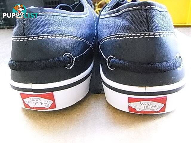 VANS OFF THE WALL SIZE US 11 MADE IN USA BRAND NEW call 047914295