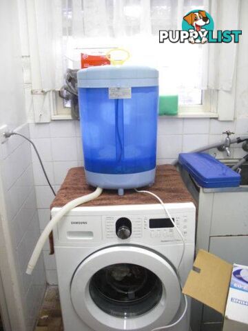 MOBILE WASHING MACHINE... 4KG. 240 VOLT SIZE 650 X 350 X 300 MM