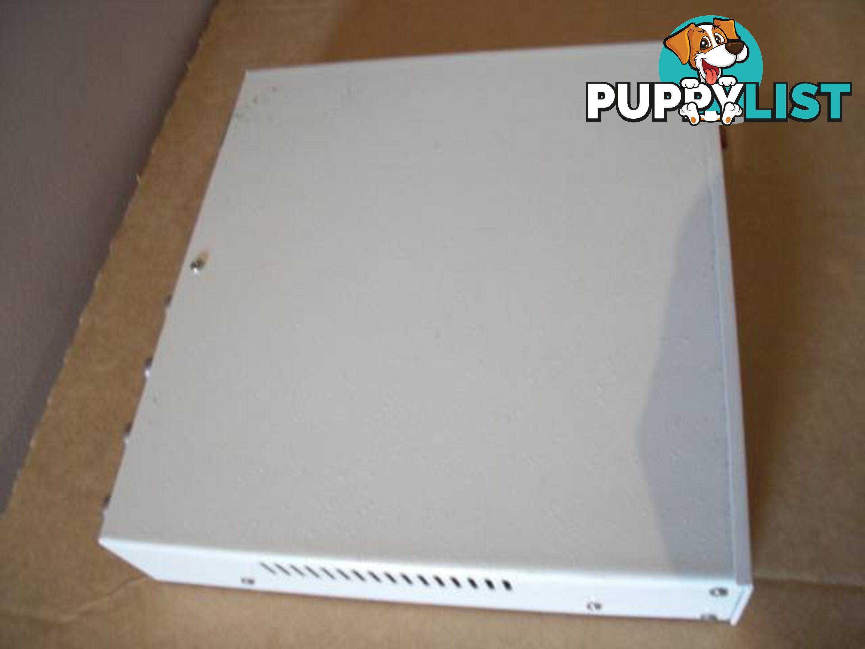 VIDEO DISTRIBUTION AMPLIFIER PICKUP OR POSTAGE 12.99