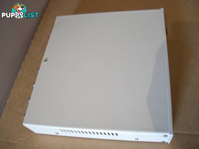 VIDEO DISTRIBUTION AMPLIFIER PICKUP OR POSTAGE 12.99