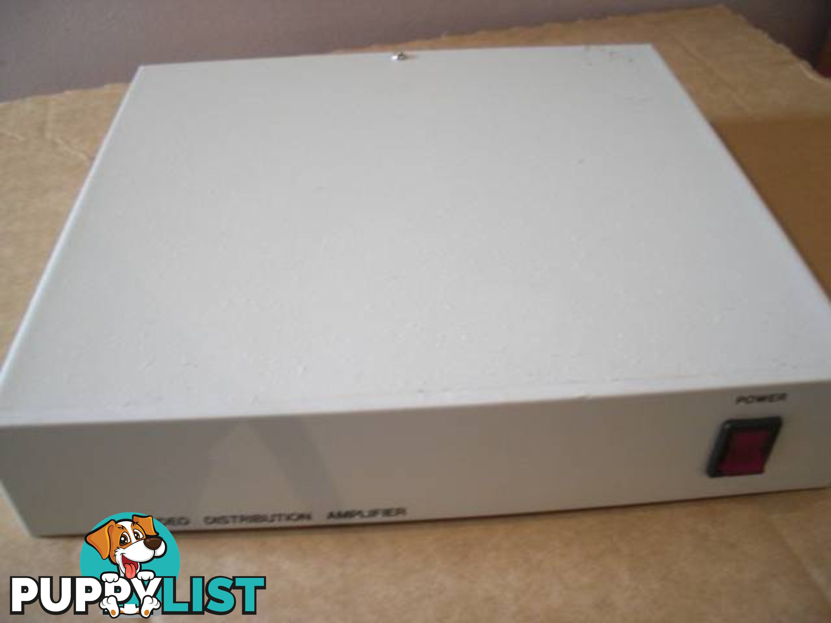 VIDEO DISTRIBUTION AMPLIFIER PICKUP OR POSTAGE 12.99