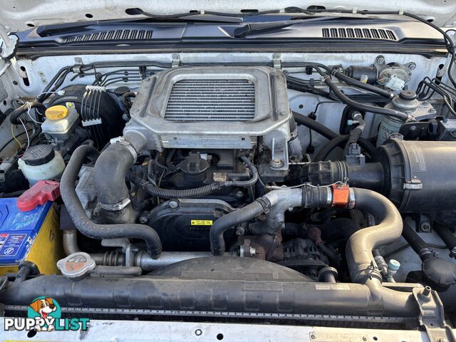 2012 Nissan Navara ST-R 2.5 CR ST-R 2.5 CR Ute Manual