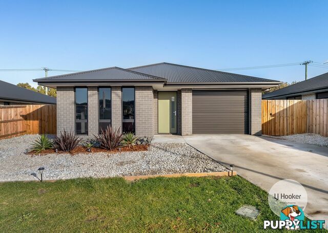 11 Hallett Drive ROKEBY TAS 7019