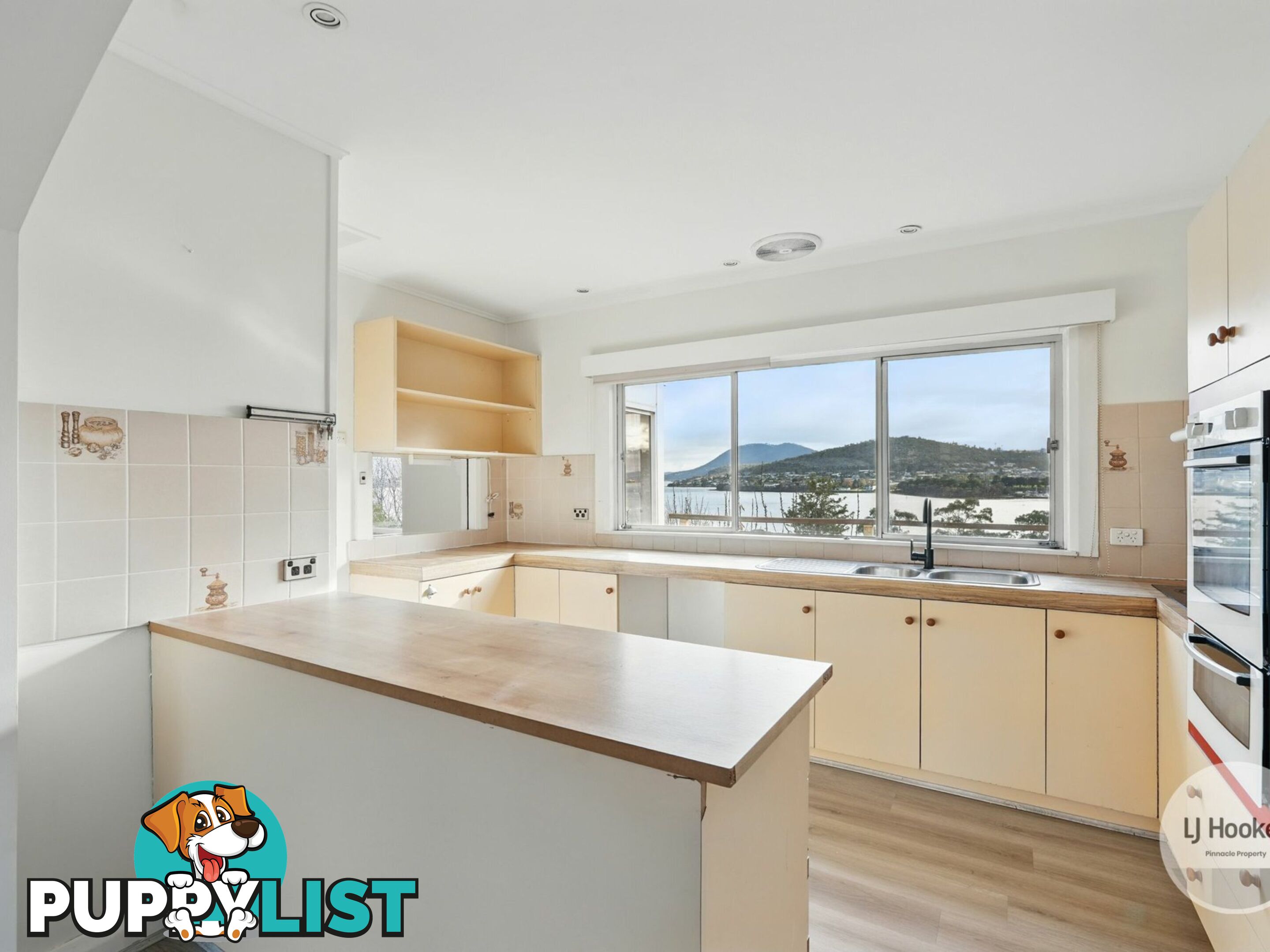 6 Chatsworth Street ROSE BAY TAS 7015
