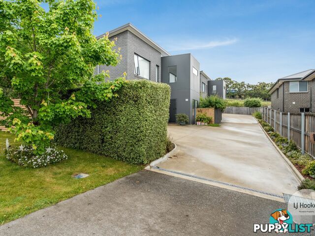 2/6 Dowding Crescent NEW TOWN TAS 7008