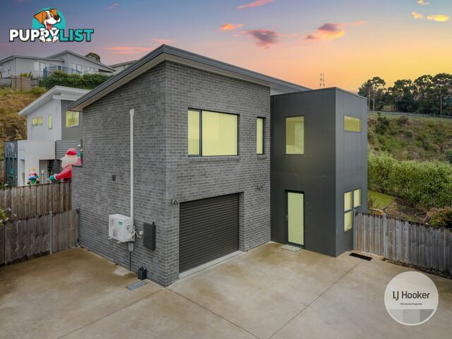 2/6 Dowding Crescent NEW TOWN TAS 7008