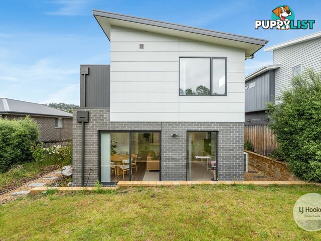 2/6 Dowding Crescent NEW TOWN TAS 7008