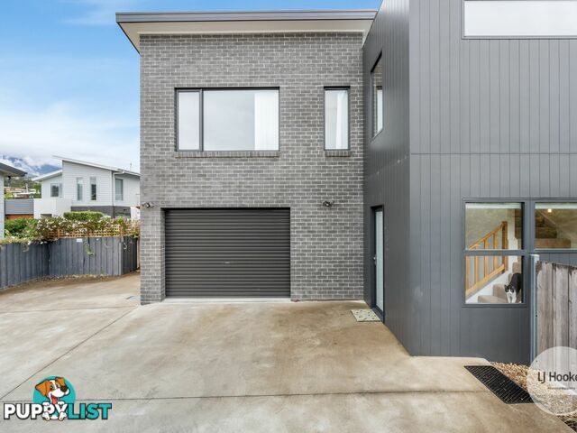 2/6 Dowding Crescent NEW TOWN TAS 7008