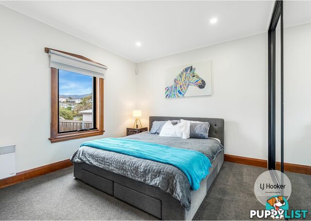 10 Wylie Crescent WEST MOONAH TAS 7009