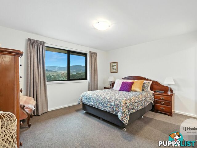 15 Vivian Drive ROKEBY TAS 7019