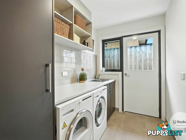 15 Vivian Drive ROKEBY TAS 7019
