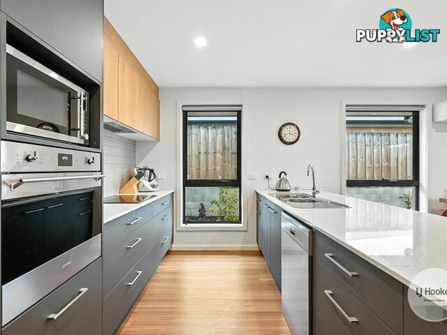 15 Vivian Drive ROKEBY TAS 7019