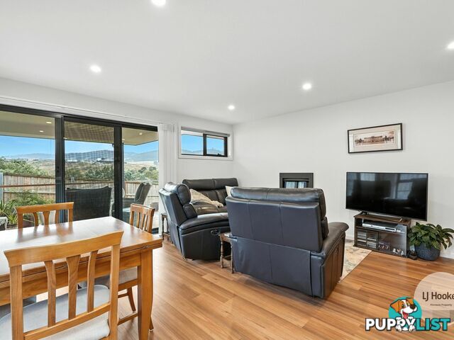 15 Vivian Drive ROKEBY TAS 7019