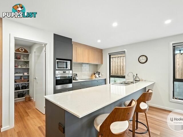 15 Vivian Drive ROKEBY TAS 7019