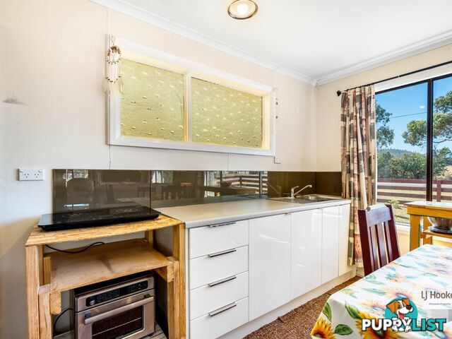 39 Booth Street DUNALLEY TAS 7177