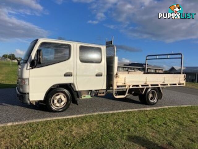 Dual cab Mitsubishi Fuso 515