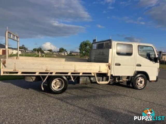 Dual cab Mitsubishi Fuso 515