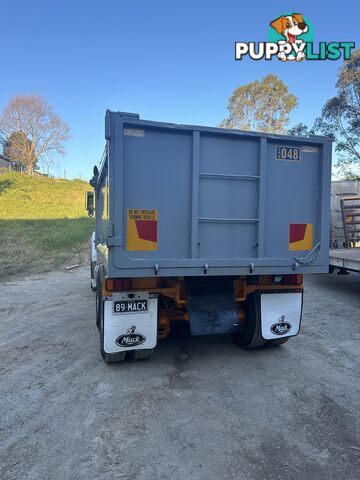 1989 Mack Value-Liner Tipper Truck